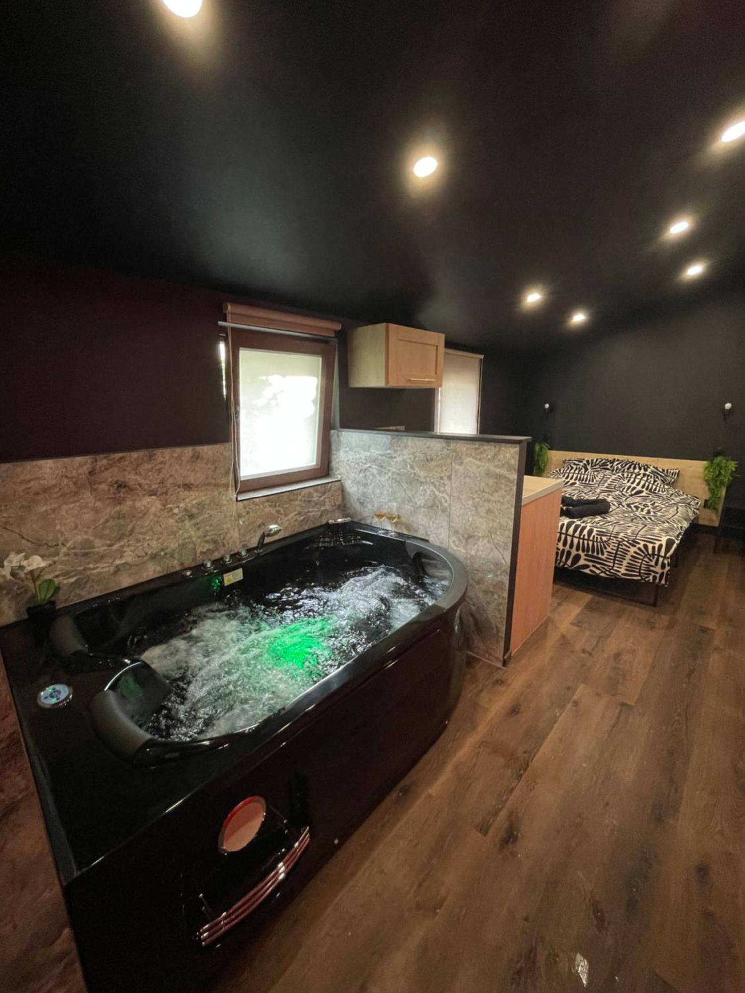 Jacuzzi Love Room Mulhouse Exterior foto